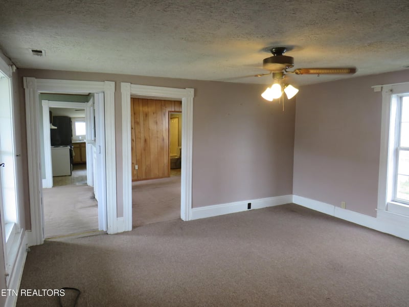 413 S Main St, Jellico, TN 37762