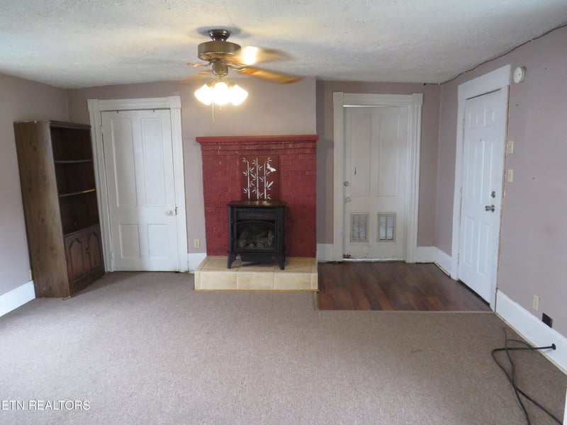 413 S Main St, Jellico, TN 37762