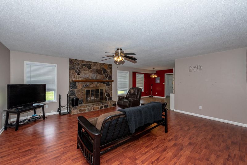 4130 Birchbrook Dr, Rockford, TN 37853