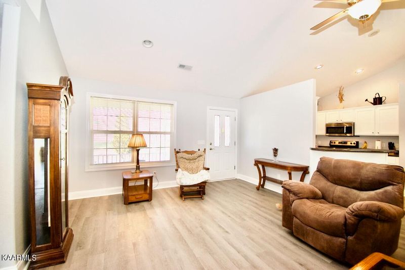 4130 Pea Ridge Rd, Maryville, TN 37804