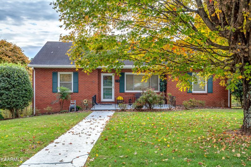 4138 Buffat Mill Rd, Knoxville, TN 37914
