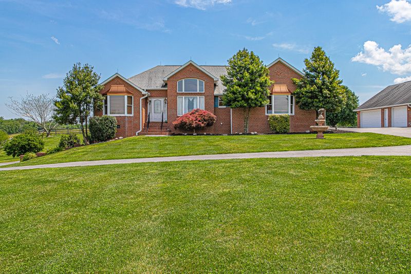 414 Boling Rd, Seymour, TN 37865