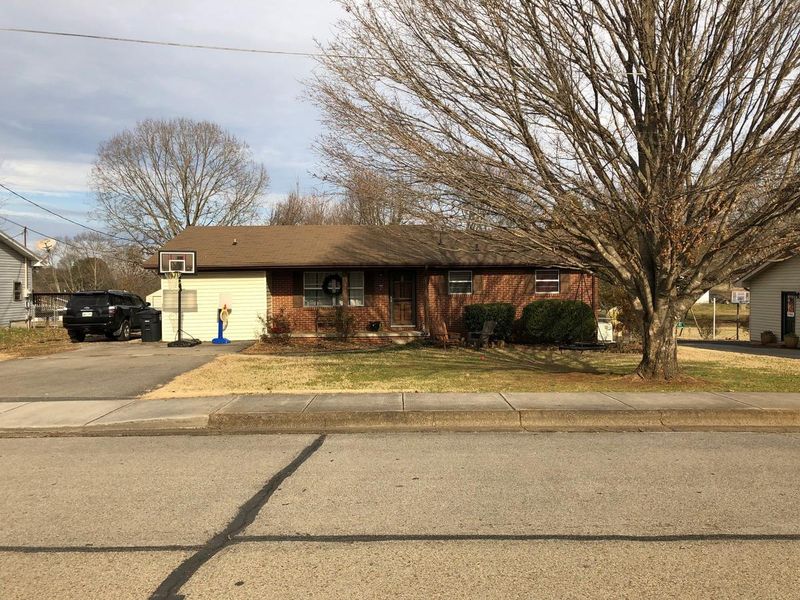 414 Bryson St, Athens, TN 37303