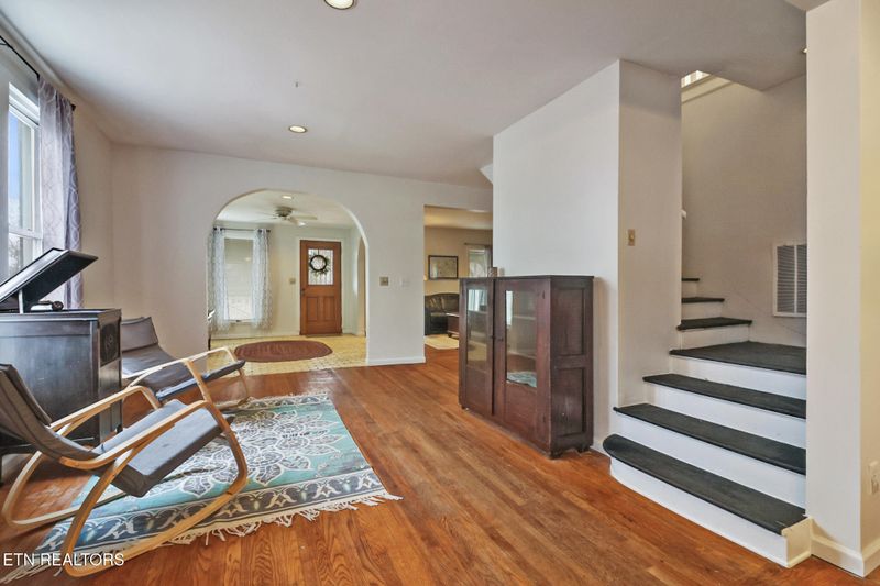 414 Clinton St, Harriman, TN 37748
