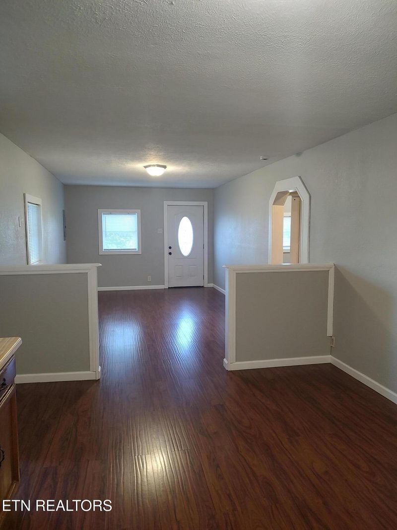 414 Hen Valley Rd, Oliver Springs, TN 37840