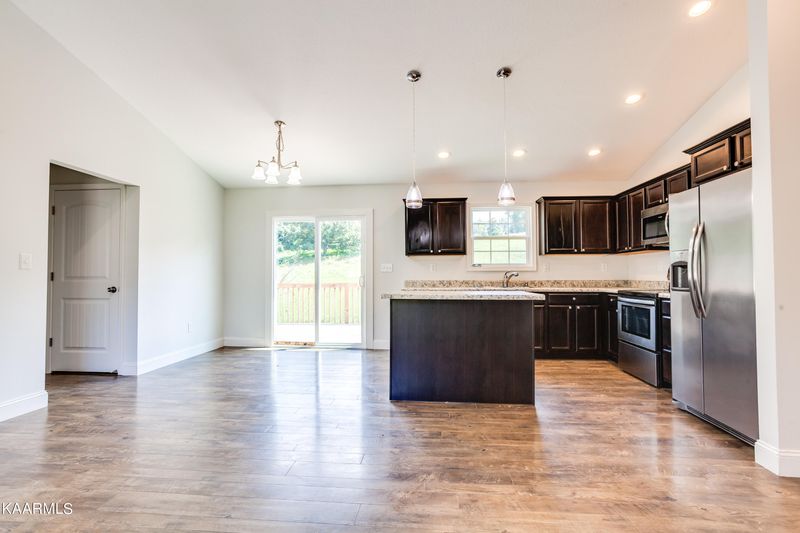 414 Hubbs Grove Rd, Maynardville, TN 37807