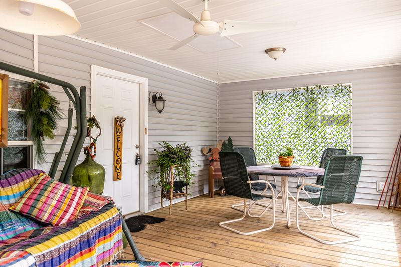414 Mountain Thrush Dr, Townsend, TN 37882