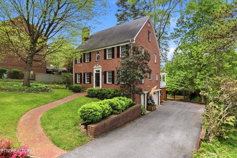 4141 Forest Glen Dr, Knoxville, TN 37919