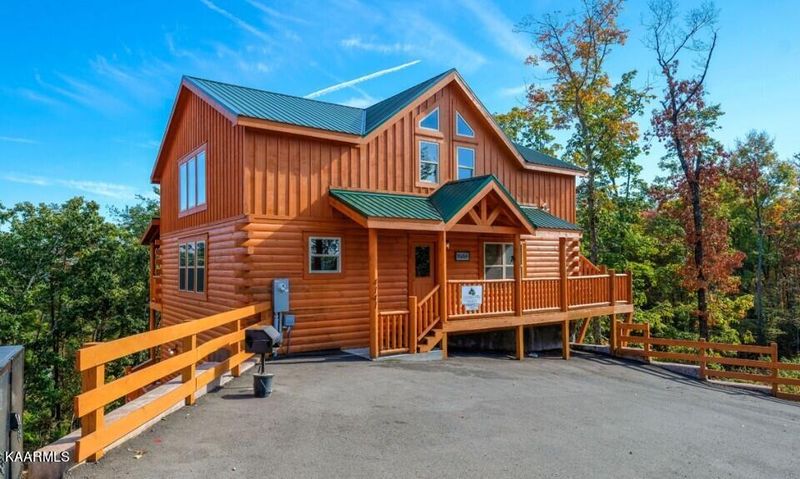 4141 Sherwood Heights Way, Pigeon Forge, TN 37863