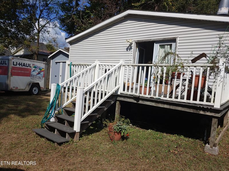 415 Byrd Ave, Harriman, TN 37748