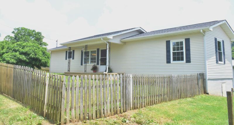 415 Cedar Ave, Luttrell, TN 37779