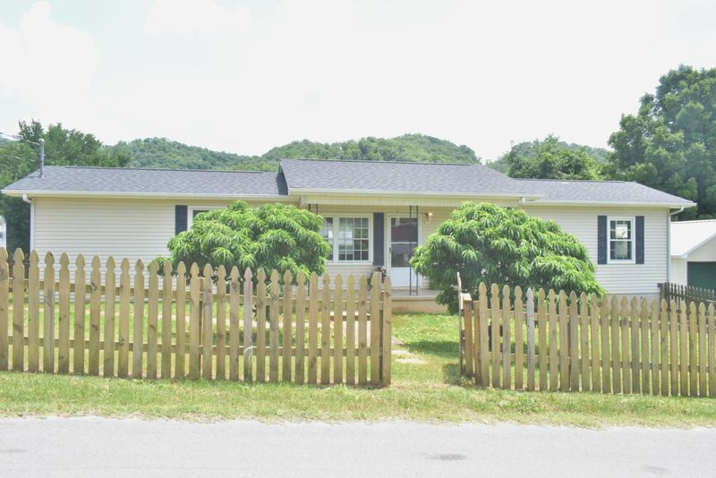 415 Cedar Ave, Luttrell, TN 37779