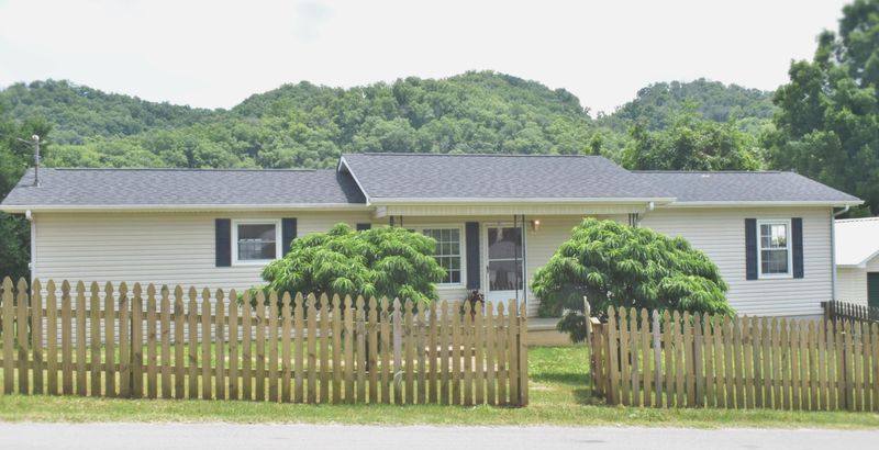 415 Cedar Ave, Luttrell, TN 37779