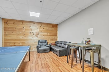 415 Devonia St, Harriman, TN 37748