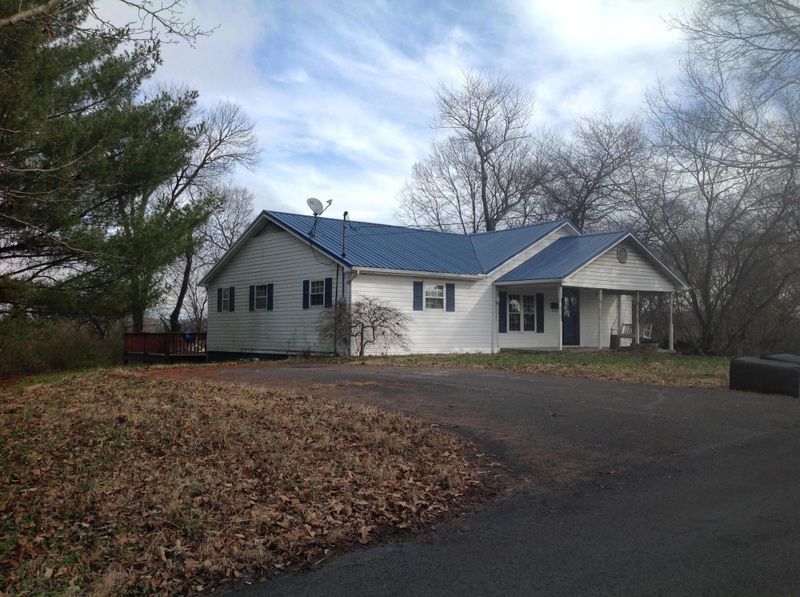 415 Forrest Ave, Clinton, TN 37716