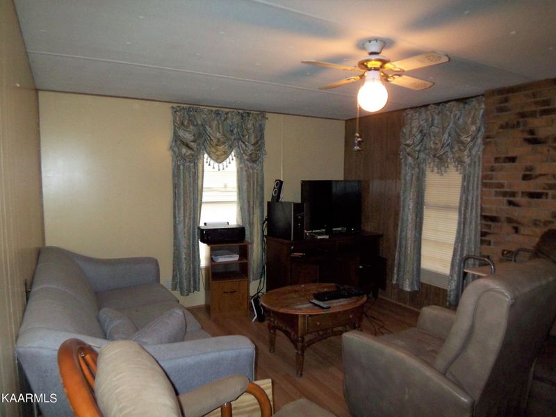 415 Kerrigan Rd, Crossville, TN 38555