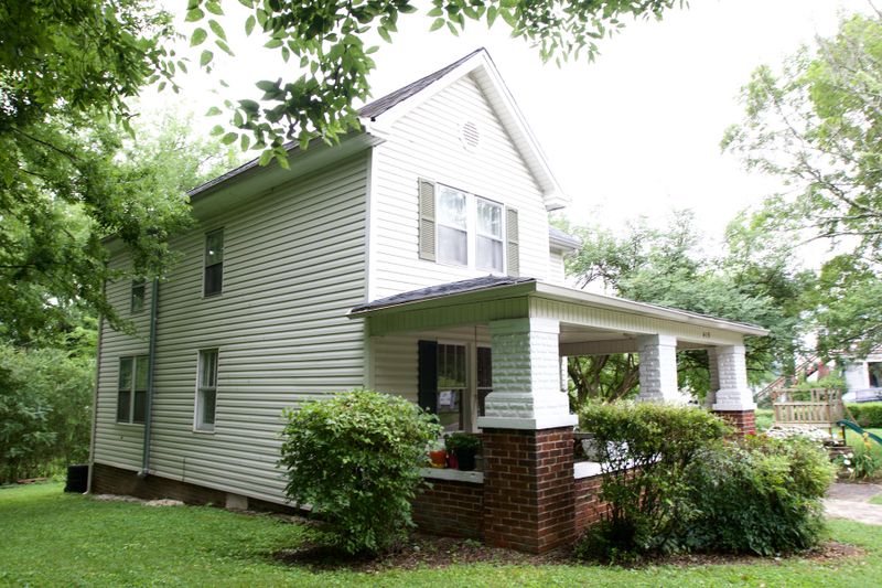 415 N Main St, Clinton, TN 37716