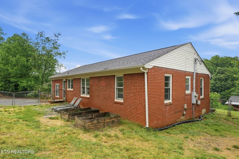 415 Parker Rd, Morristown, TN 37813