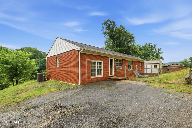 415 Parker Rd, Morristown, TN 37813