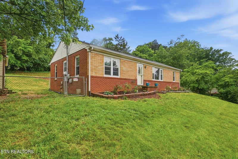 415 Parker Rd, Morristown, TN 37813