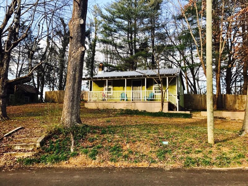 415 Sunset Dr, Athens, TN 37303