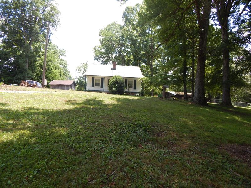 415 Zachary Rd, Blaine, TN 37709