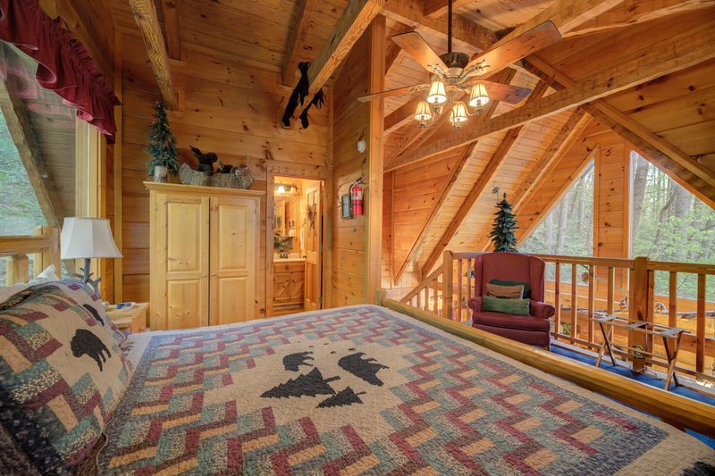 4150 Firefly Ln, Sevierville, TN 37862