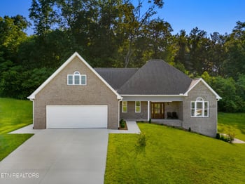 4153 Harbor View Dr, Morristown, TN 37814