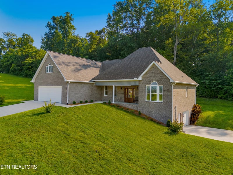 4153 Harbor View Dr, Morristown, TN 37814