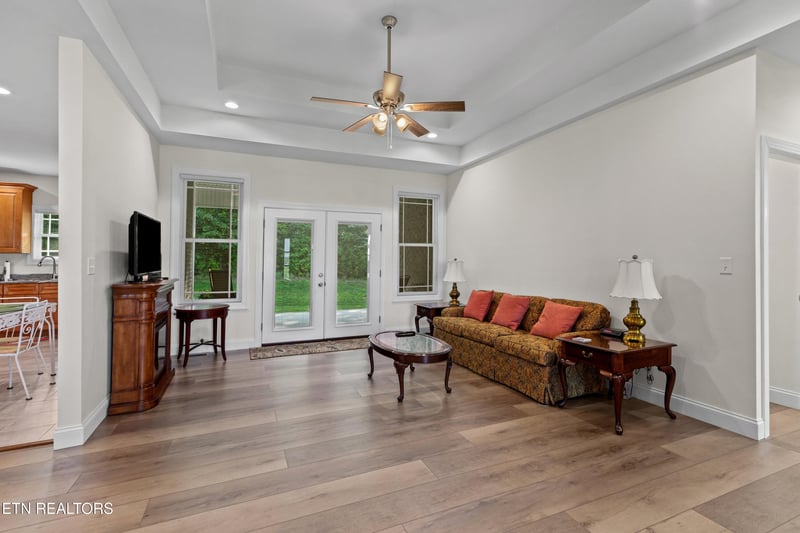 4153 Harbor View Dr, Morristown, TN 37814