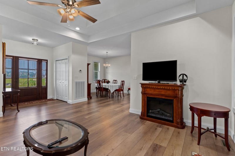 4153 Harbor View Dr, Morristown, TN 37814