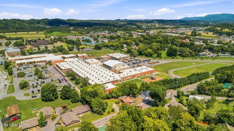 416 Eastgate Rd, Sevierville, TN 37862