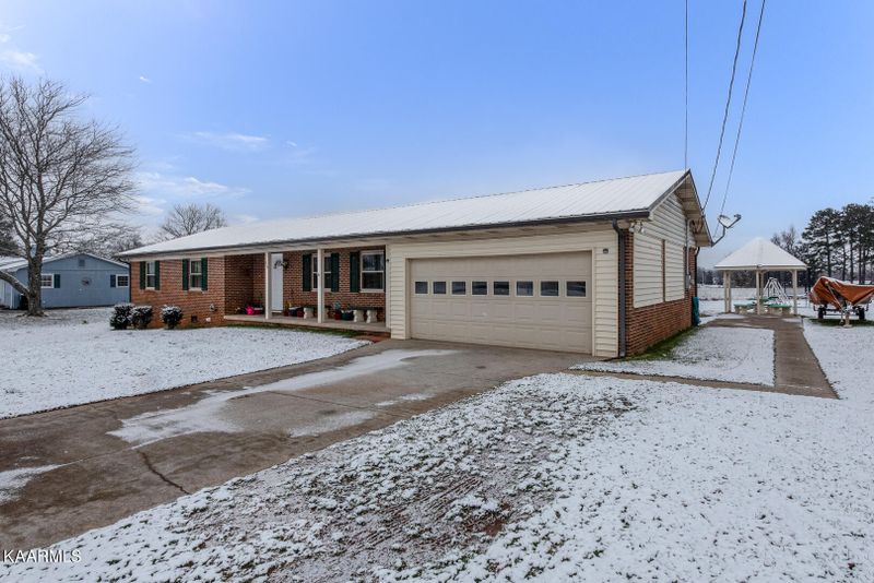 416 Greencrest Dr, Maryville, TN 37803