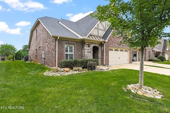 416 Grove Branch Ln, Knoxville, TN 37922