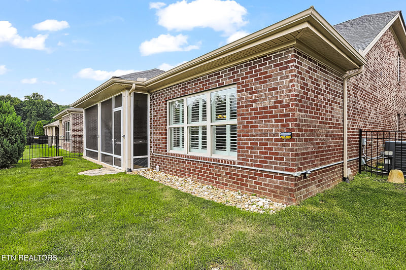 416 Grove Branch Ln, Knoxville, TN 37922