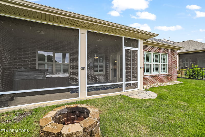 416 Grove Branch Ln, Knoxville, TN 37922