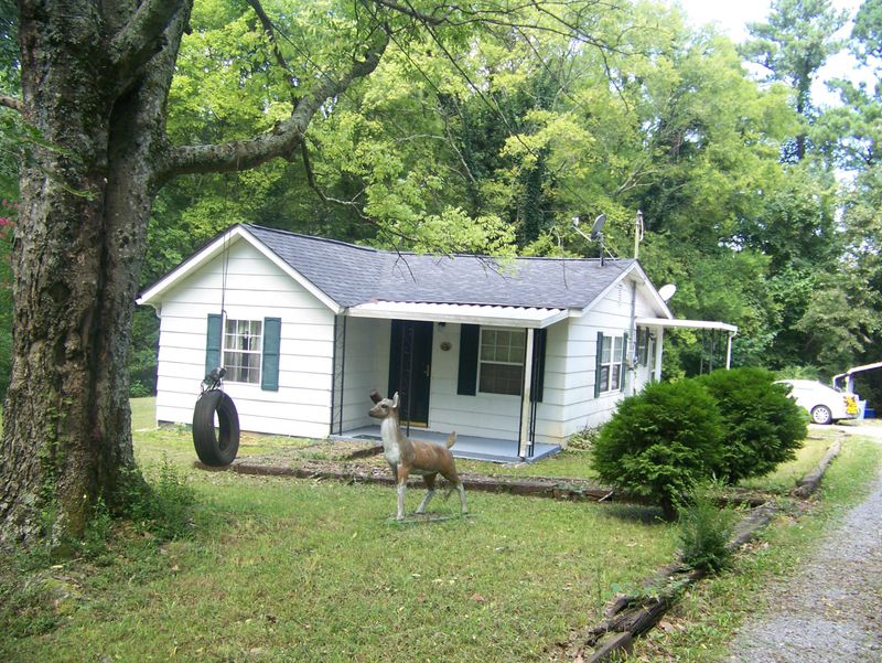 416 Hickman Rd, Rockford, TN 37853