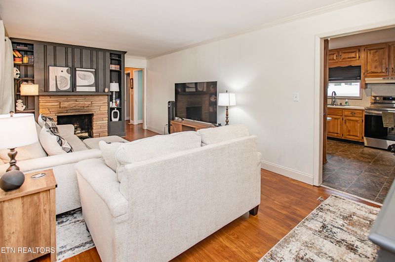 416 Highland Dr, Clinton, TN 37716