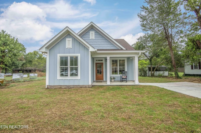 416 Kingston Ave, Oliver Springs, TN 37840