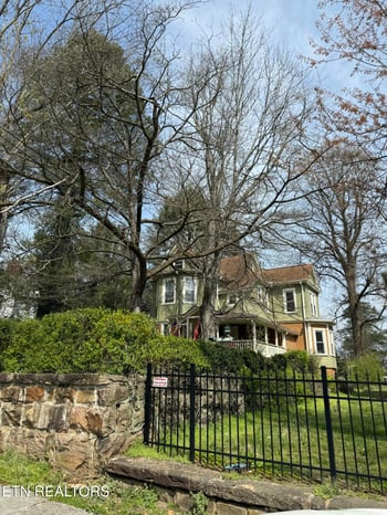 416 W Rockwood St, Rockwood, TN 37854