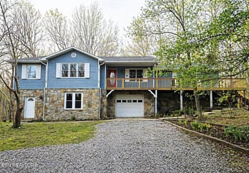416 Walker Hollow Dr, Monterey, TN 38574
