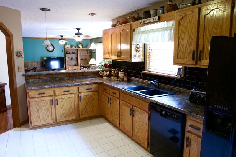 4160 Azalea Ct, Morristown, TN 37814