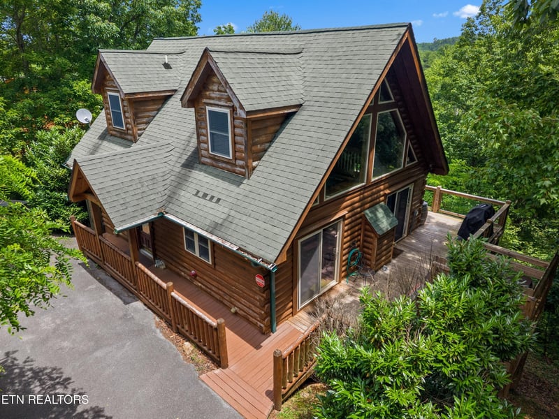 4160 Chamberlain Ln, Sevierville, TN 37862