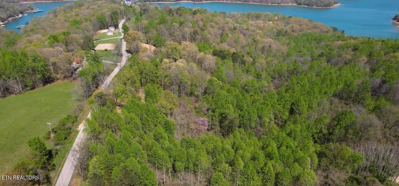 4160 Demory Rd, Lafollette, TN 37766