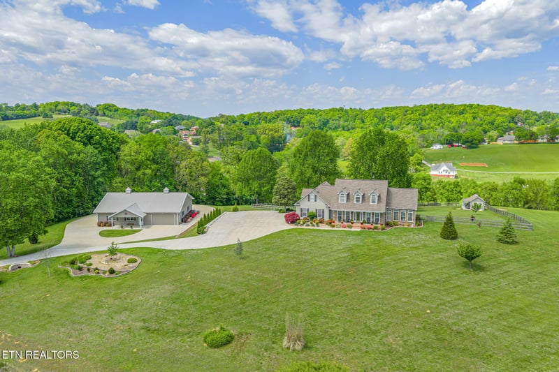 4163 Benny Delozier Dr, Maryville, TN 37804