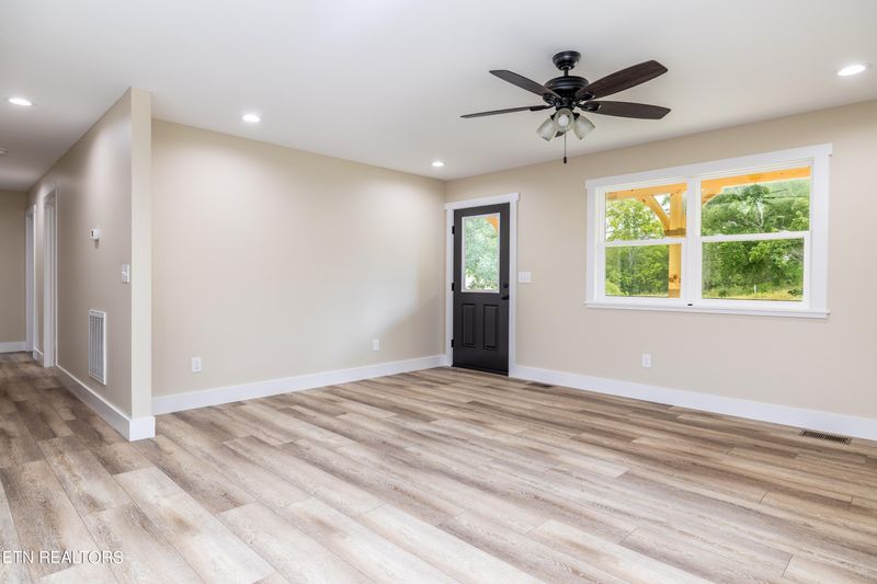 417 Clover Hill Rd, Maryville, TN 37801