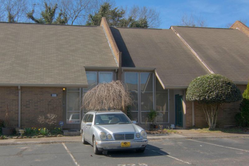 417 Dublin Dr #228, Knoxville, TN 37923