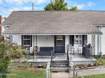 417 E 3rd St, Rocky Top, TN 37769