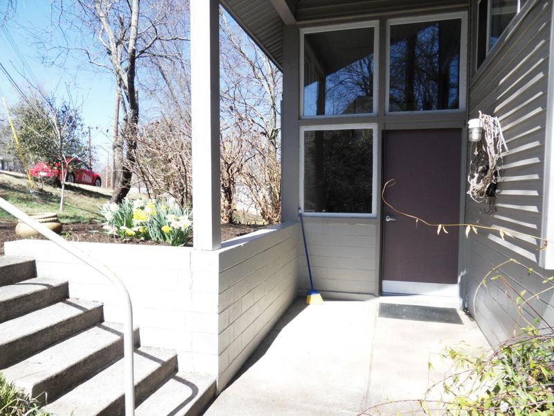 417 East Dr, Oak Ridge, TN 37830
