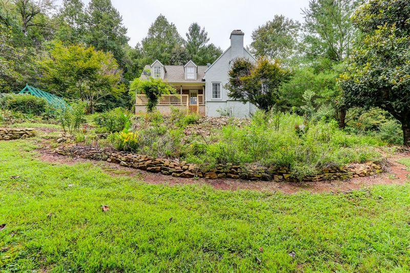 417 Eblen Cave Rd, Lenoir City, TN 37771